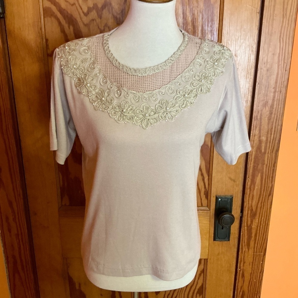 Vintage 90s feminine tan top - Picture 7 of 10
